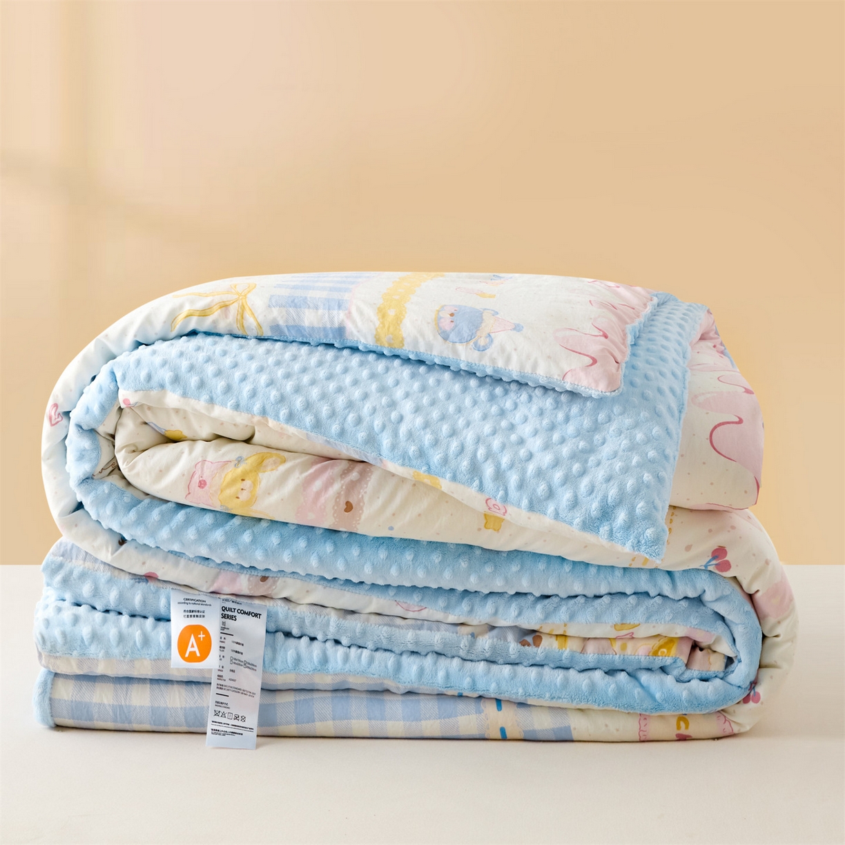 91家纺网 家纺一手货源 找家纺 盛秋家纺 2025新款A类水洗棉水晶绒豆豆被被子被芯 开心派对+水蓝