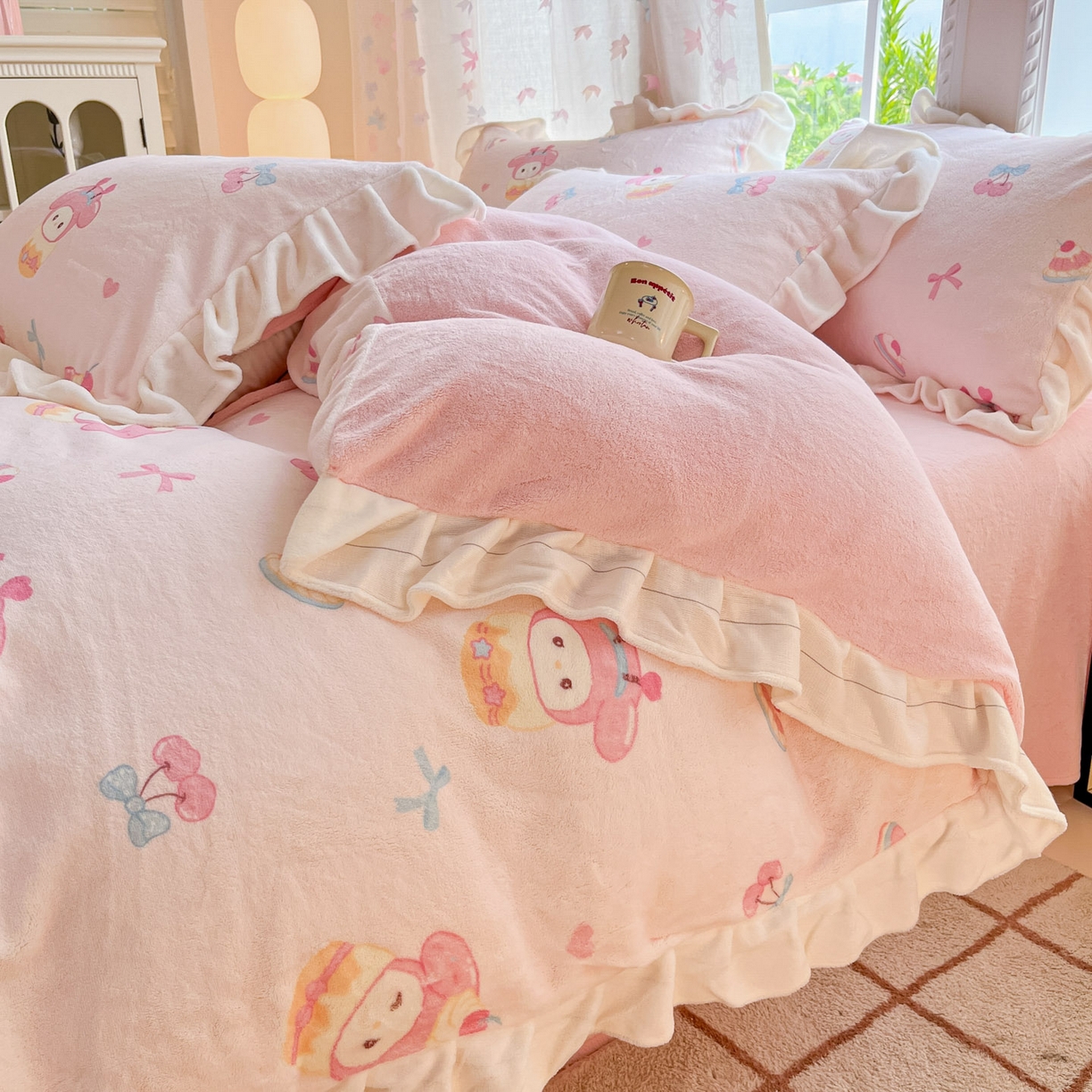 91家纺网 家纺一手货源 找家纺 慕澄家居 2025新款花边款牛奶绒印花四件套 花边款-甜品美乐蒂