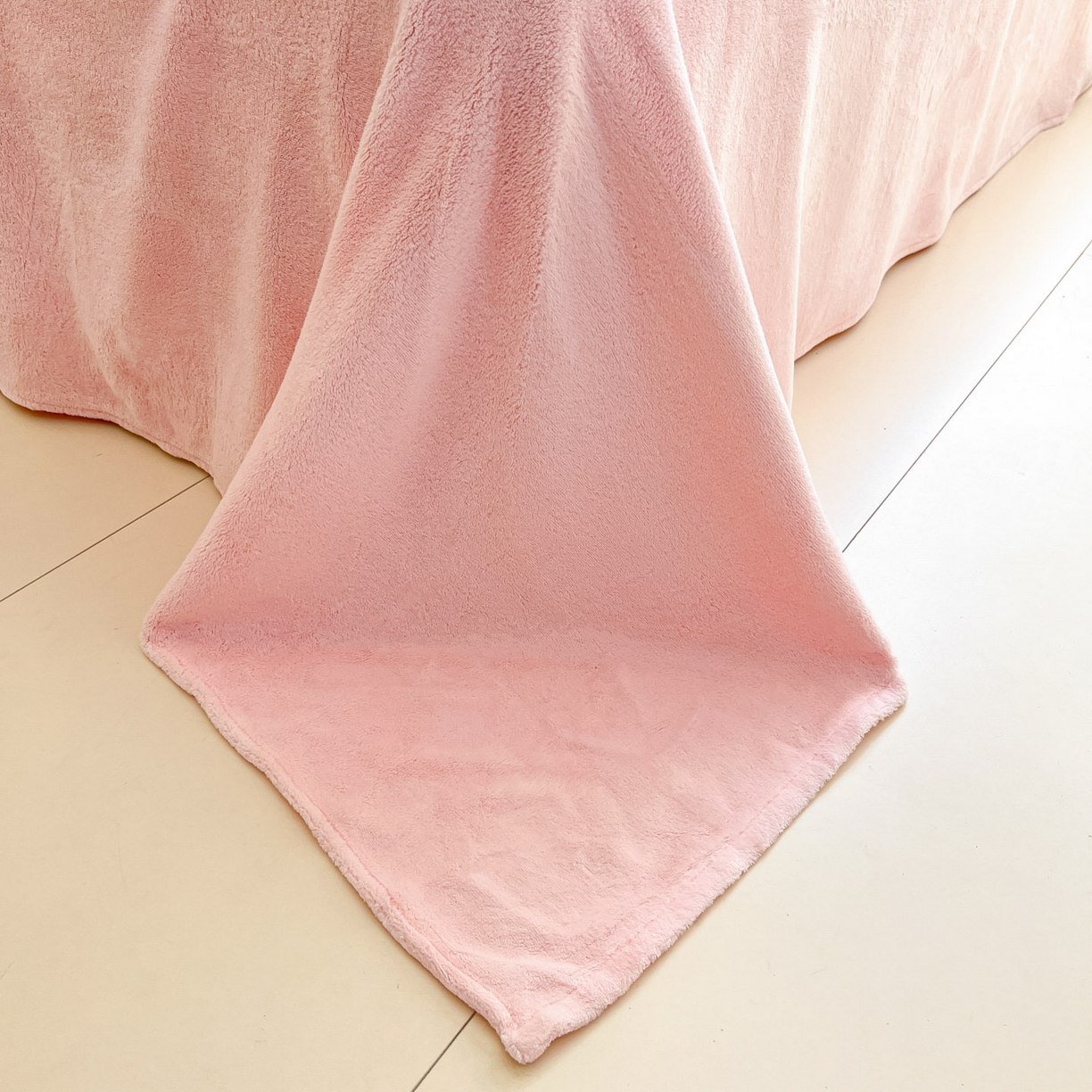 91家纺网 家纺一手货源 找家纺 慕澄家居 2025新款花边款牛奶绒印花四件套 花边款-甜品美乐蒂