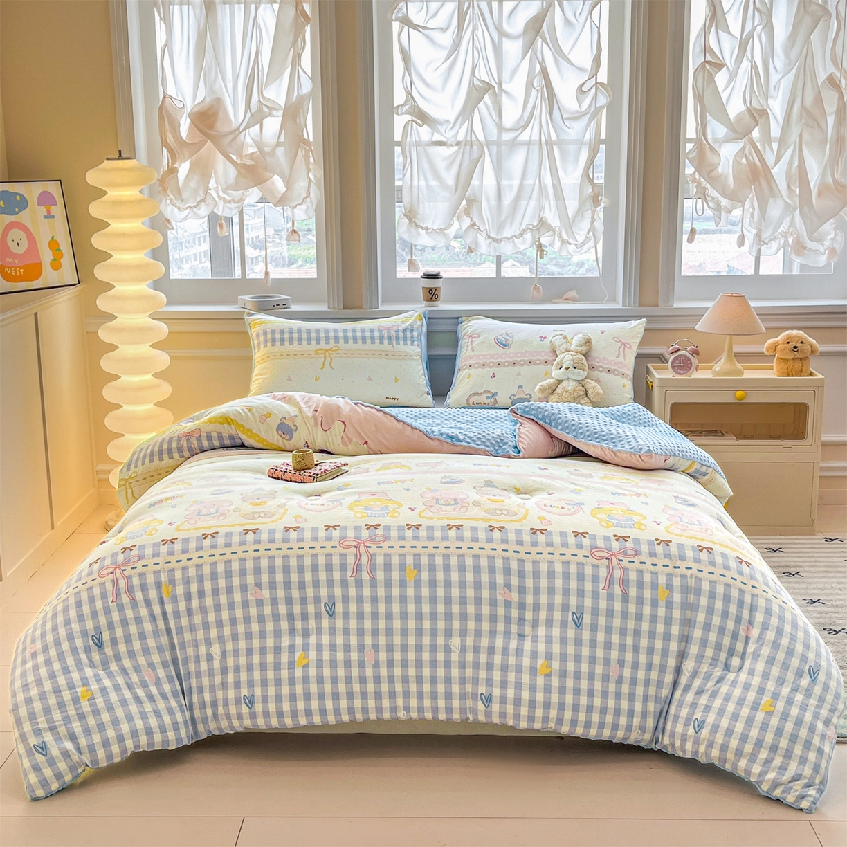 91家纺网 家纺一手货源 找家纺 盛秋家纺 2025新款A类水洗棉水晶绒豆豆被被子被芯 开心派对+水蓝