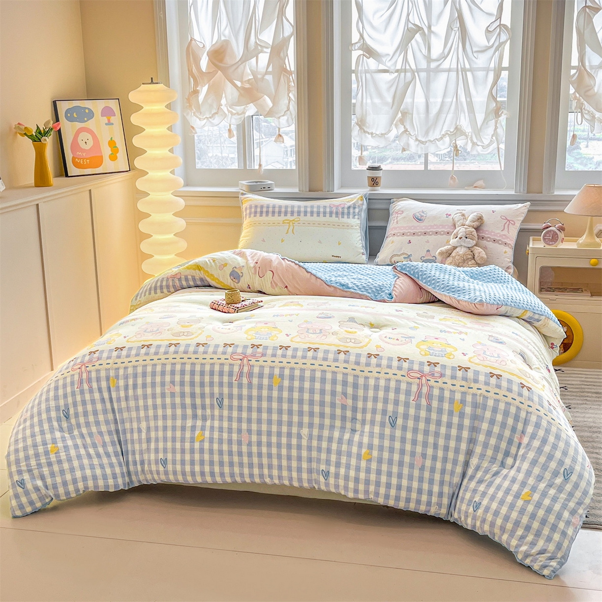 91家纺网 家纺一手货源 找家纺 盛秋家纺 2025新款A类水洗棉水晶绒豆豆被被子被芯 开心派对+水蓝