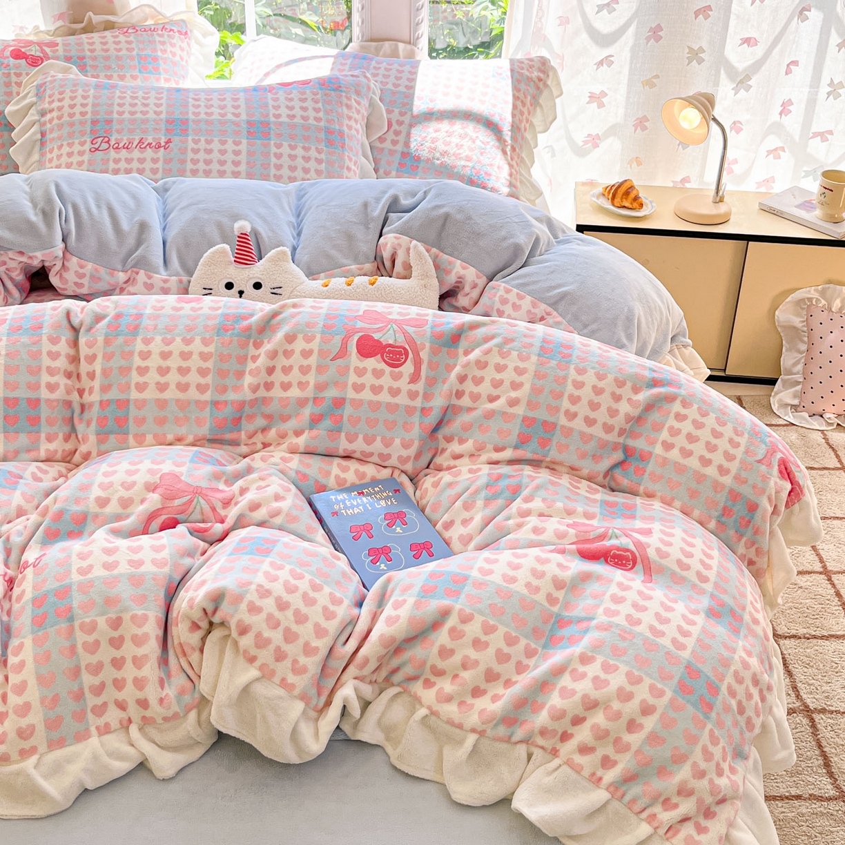 91家纺网 家纺一手货源 找家纺 慕澄家居 2025新款花边款牛奶绒印花四件套 花边款-心心相印