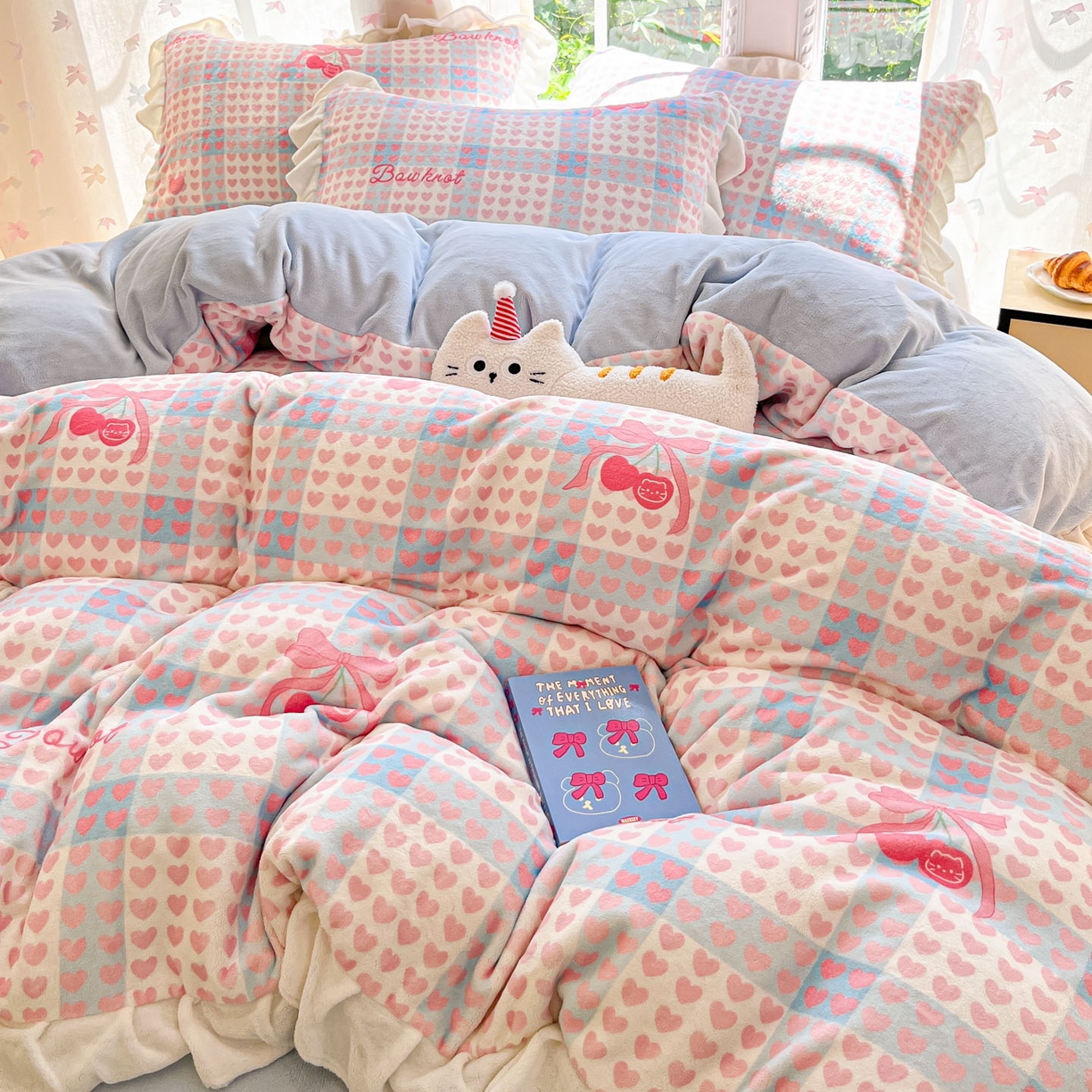 91家纺网 家纺一手货源 找家纺 慕澄家居 2025新款花边款牛奶绒印花四件套 花边款-心心相印