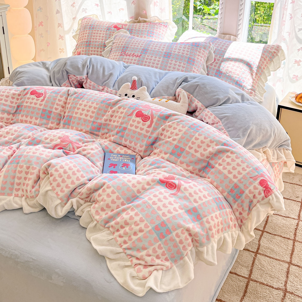 91家纺网 家纺一手货源 找家纺 慕澄家居 2025新款花边款牛奶绒印花四件套 花边款-心心相印