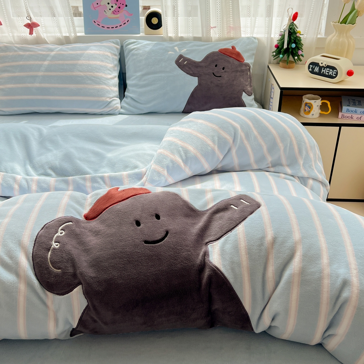 91家纺网 家纺一手货源 找家纺 （总）忆生活 2025新款秋冬高克重牛奶绒贴布绣四件套