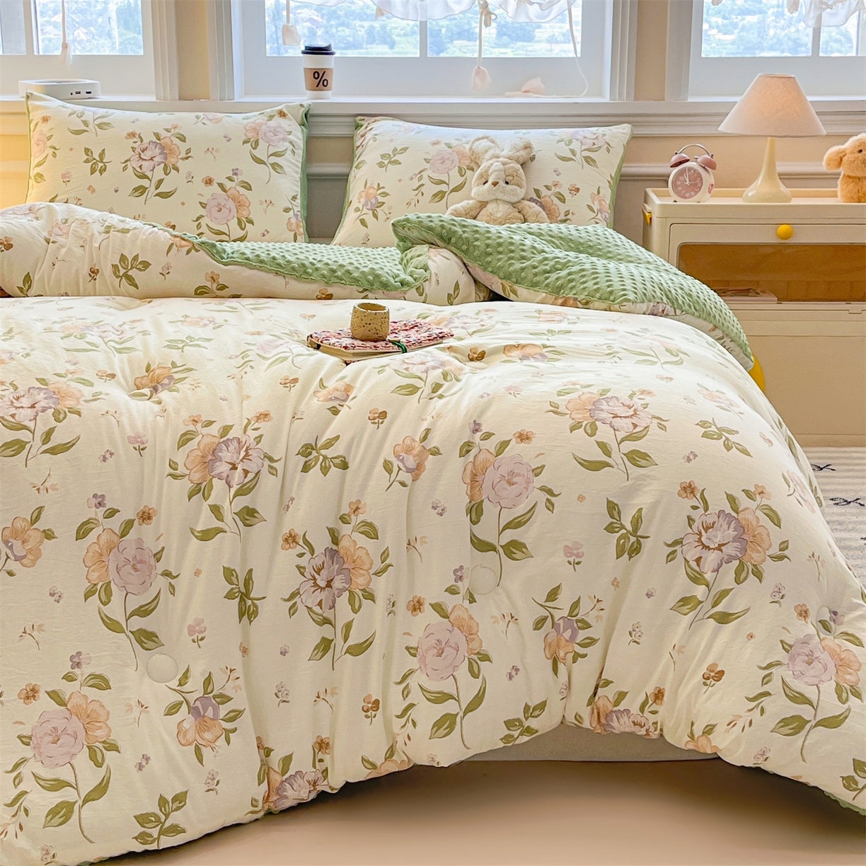 91家纺网 家纺一手货源 找家纺 盛秋家纺 2025新款A类水洗棉水晶绒豆豆被被子被芯 铃兰+橄榄绿