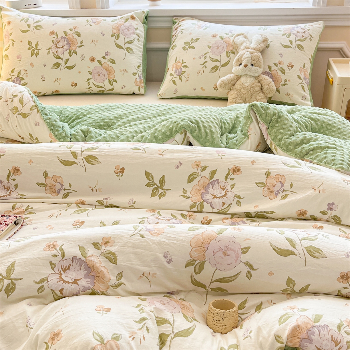 91家纺网 家纺一手货源 找家纺 盛秋家纺 2025新款A类水洗棉水晶绒豆豆被被子被芯 铃兰+橄榄绿