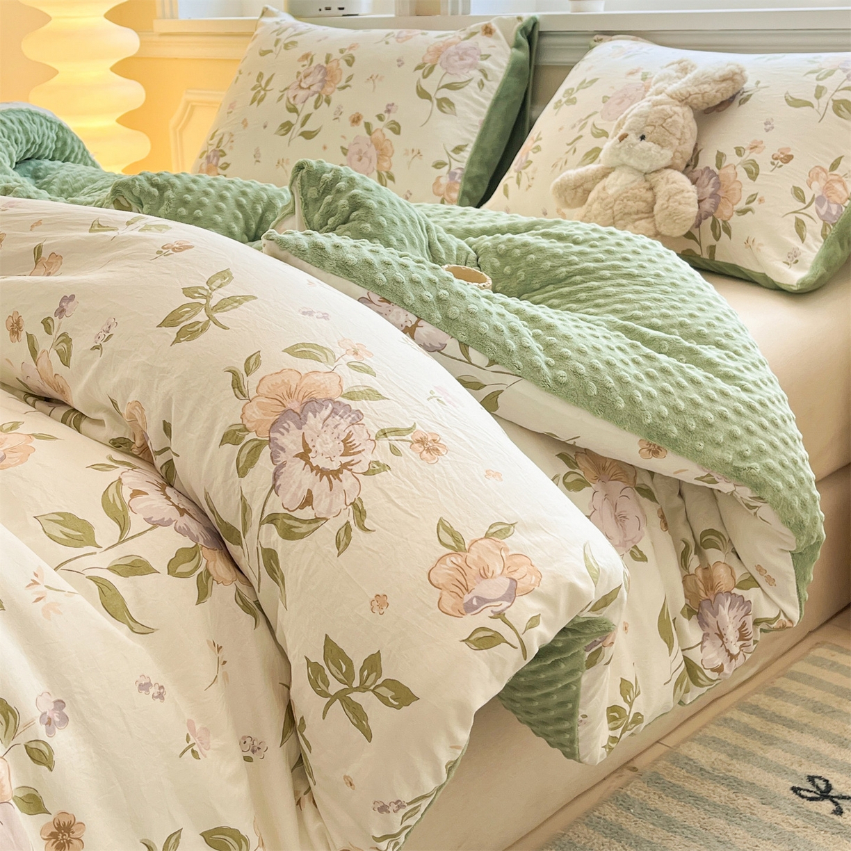 91家纺网 家纺一手货源 找家纺 盛秋家纺 2025新款A类水洗棉水晶绒豆豆被被子被芯 铃兰+橄榄绿