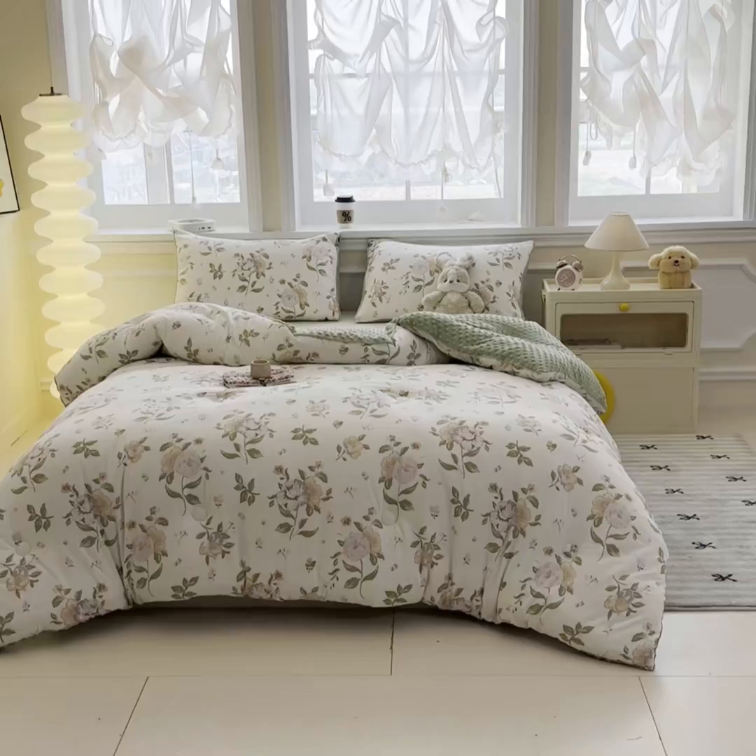 91家纺网 家纺一手货源 找家纺 盛秋家纺 2025新款A类水洗棉水晶绒豆豆被被子被芯 铃兰+橄榄绿