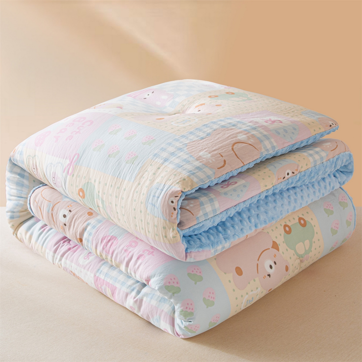 91家纺网 家纺一手货源 找家纺 盛秋家纺 2025新款A类水洗棉水晶绒豆豆被被子被芯 萌宠乐园+水蓝