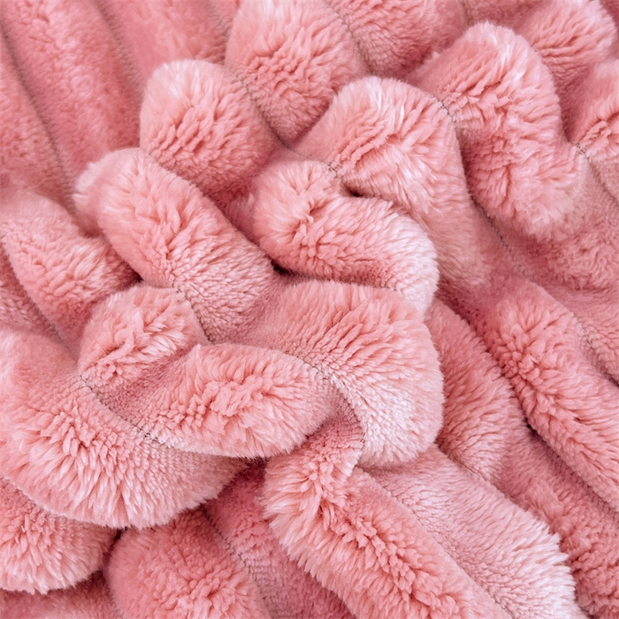 91家纺网 家纺一手货源 找家纺 圣比熊 2025新款法莱绒抱枕套法兰绒枕套宿舍枕芯套兔毛绒枕头套-抽条 法莱绒抽条-云梦粉