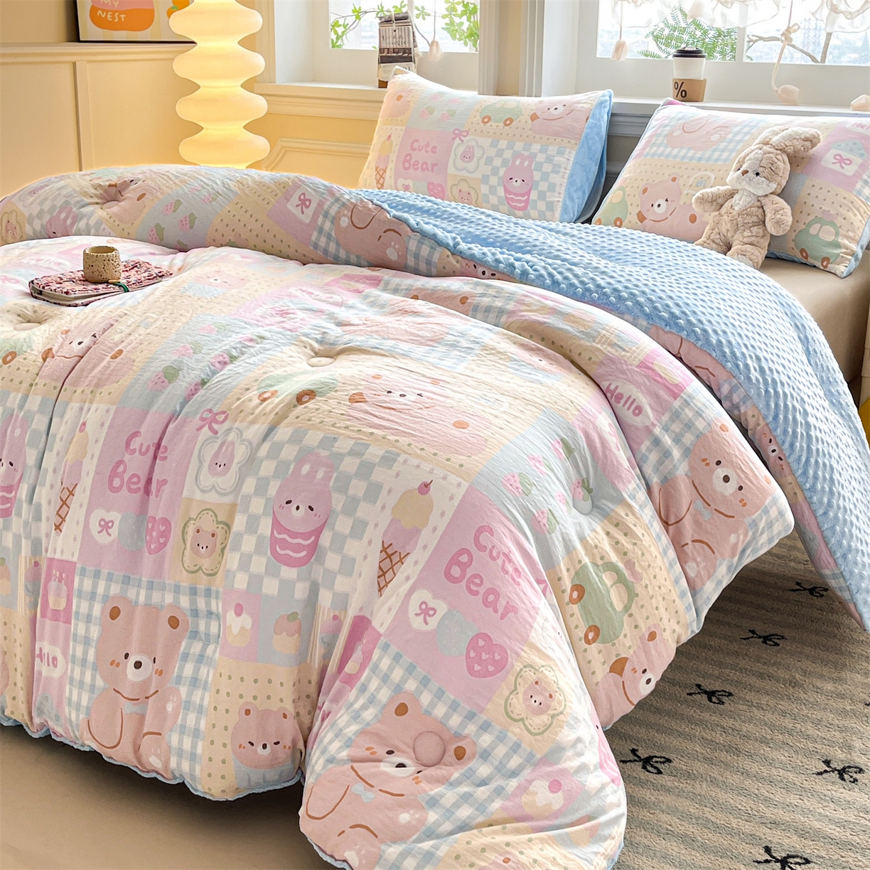 91家纺网 家纺一手货源 找家纺 盛秋家纺 2025新款A类水洗棉水晶绒豆豆被被子被芯 萌宠乐园+水蓝