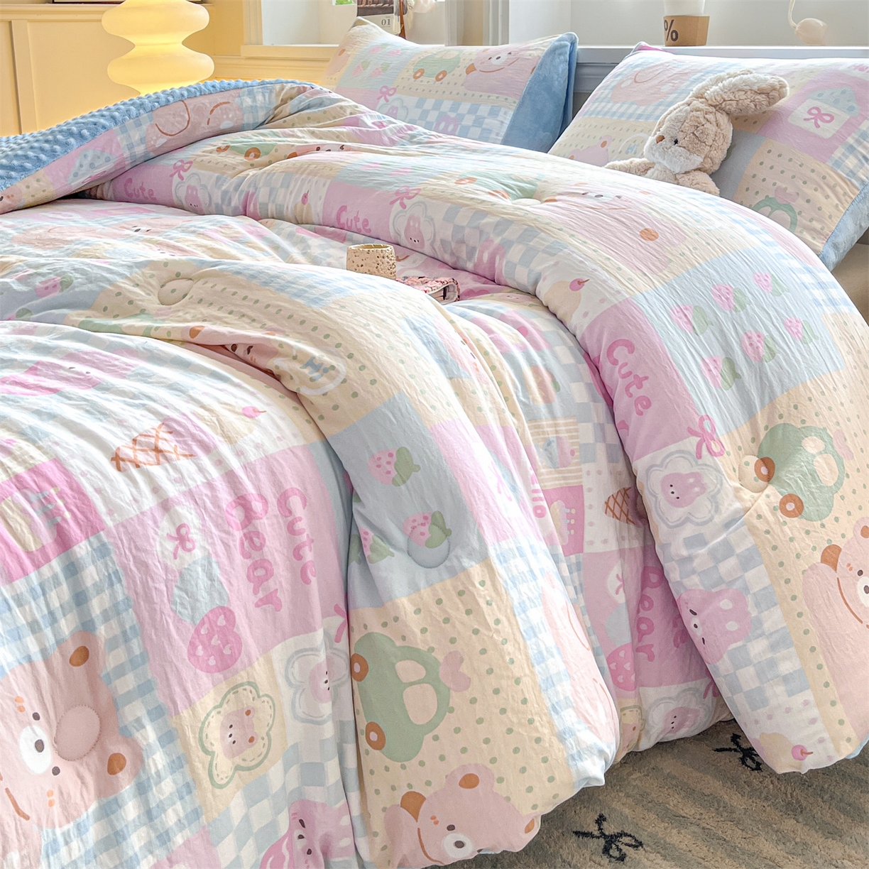 91家纺网 家纺一手货源 找家纺 盛秋家纺 2025新款A类水洗棉水晶绒豆豆被被子被芯 萌宠乐园+水蓝