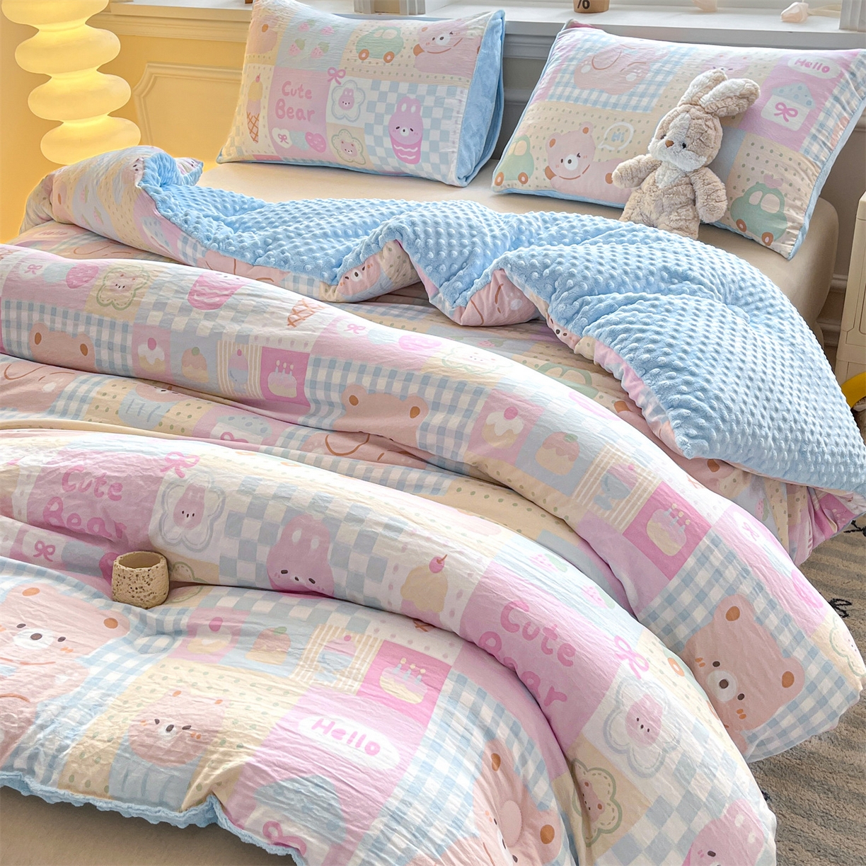 91家纺网 家纺一手货源 找家纺 盛秋家纺 2025新款A类水洗棉水晶绒豆豆被被子被芯 萌宠乐园+水蓝