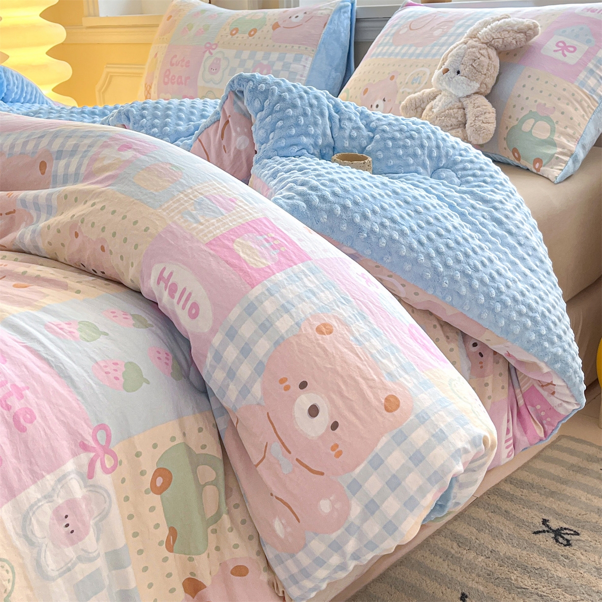 91家纺网 家纺一手货源 找家纺 盛秋家纺 2025新款A类水洗棉水晶绒豆豆被被子被芯 萌宠乐园+水蓝