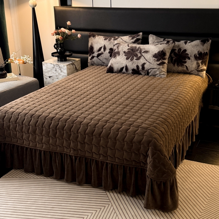 91家纺网 家纺一手货源 找家纺 （总）金盛皇朝家纺 2025新款加厚高克重兔毛牛奶绒美拉德色系床盖单件三件套四件套