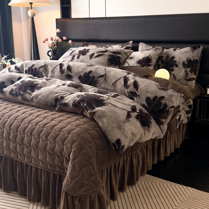 91家纺网 家纺一手货源 找家纺 （总）金盛皇朝家纺 2025新款加厚高克重兔毛牛奶绒美拉德色系床盖单件三件套四件套