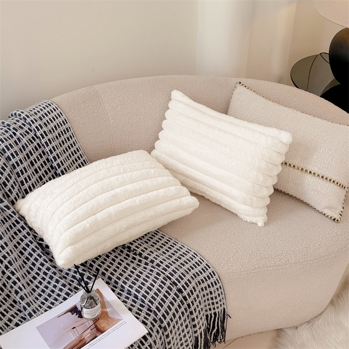 91家纺网 家纺一手货源 找家纺 梦舒羽 2025新款兔毛绒抱枕套法兰绒枕套宿舍枕芯套法莱绒30x50枕头套-抽条 兔毛绒抽条-晨曦白