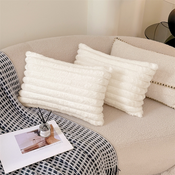 91家纺网 家纺一手货源 找家纺 梦舒羽 2025新款兔毛绒抱枕套法兰绒枕套宿舍枕芯套法莱绒30x50枕头套-抽条 兔毛绒抽条-晨曦白