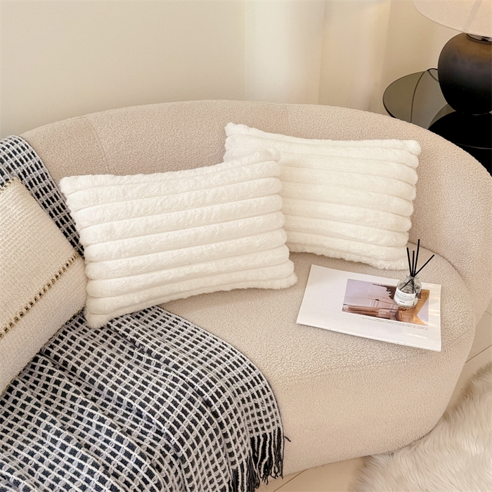 91家纺网 家纺一手货源 找家纺 梦舒羽 2025新款兔毛绒抱枕套法兰绒枕套宿舍枕芯套法莱绒30x50枕头套-抽条 兔毛绒抽条-晨曦白