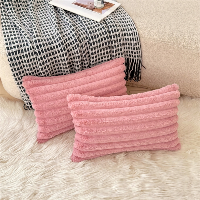 91家纺网 家纺一手货源 找家纺 梦舒羽 2025新款兔毛绒抱枕套法兰绒枕套宿舍枕芯套法莱绒30x50枕头套-抽条 兔毛绒抽条-云梦粉