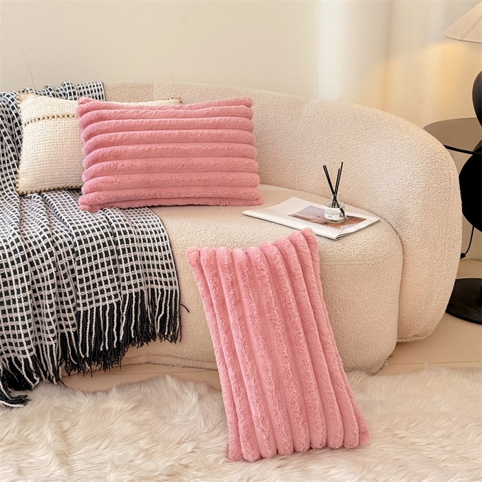 91家纺网 家纺一手货源 找家纺 梦舒羽 2025新款兔毛绒抱枕套法兰绒枕套宿舍枕芯套法莱绒30x50枕头套-抽条 兔毛绒抽条-云梦粉