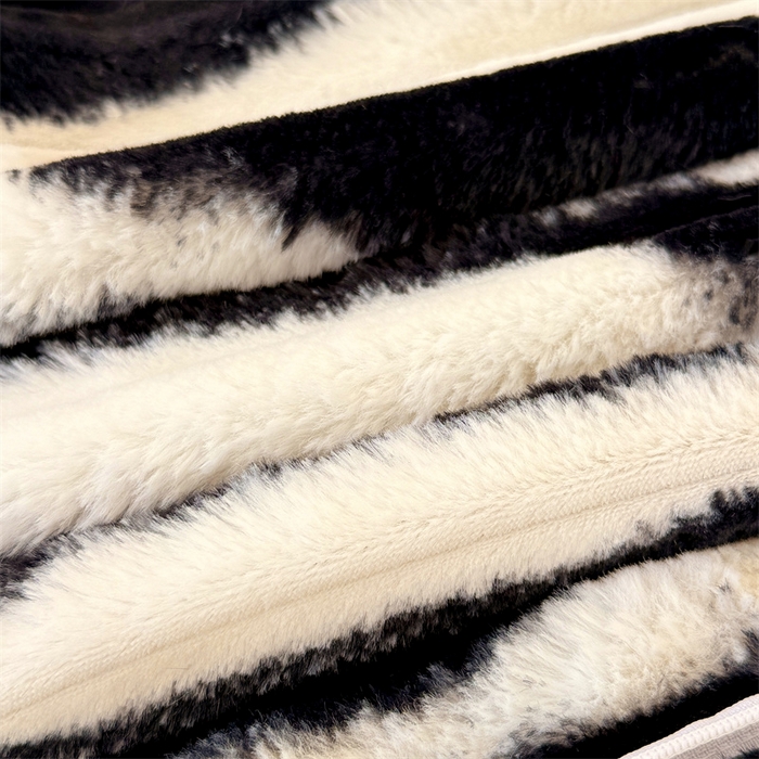 91家纺网 家纺一手货源 找家纺 梦舒羽 2025新款兔毛绒抱枕套法兰绒枕套宿舍枕芯套法莱绒30x50枕头套-抽条 兔毛绒抽条-梦幻墨白