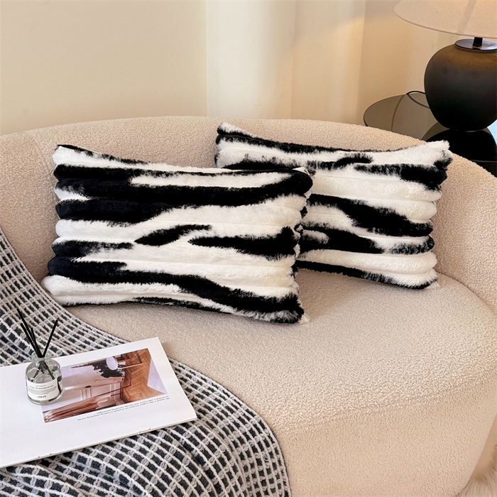 91家纺网 家纺一手货源 找家纺 梦舒羽 2025新款兔毛绒抱枕套法兰绒枕套宿舍枕芯套法莱绒30x50枕头套-抽条 兔毛绒抽条-梦幻墨白