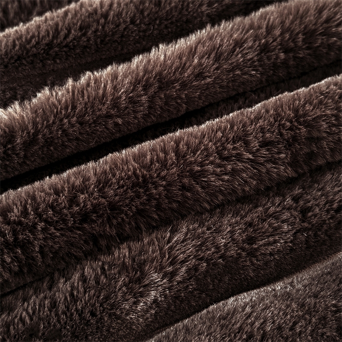 91家纺网 家纺一手货源 找家纺 梦舒羽 2025新款兔毛绒抱枕套法兰绒枕套宿舍枕芯套法莱绒30x50枕头套-抽条 兔毛绒抽条-咖啡色