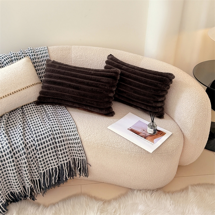 91家纺网 家纺一手货源 找家纺 梦舒羽 2025新款兔毛绒抱枕套法兰绒枕套宿舍枕芯套法莱绒30x50枕头套-抽条 兔毛绒抽条-咖啡色