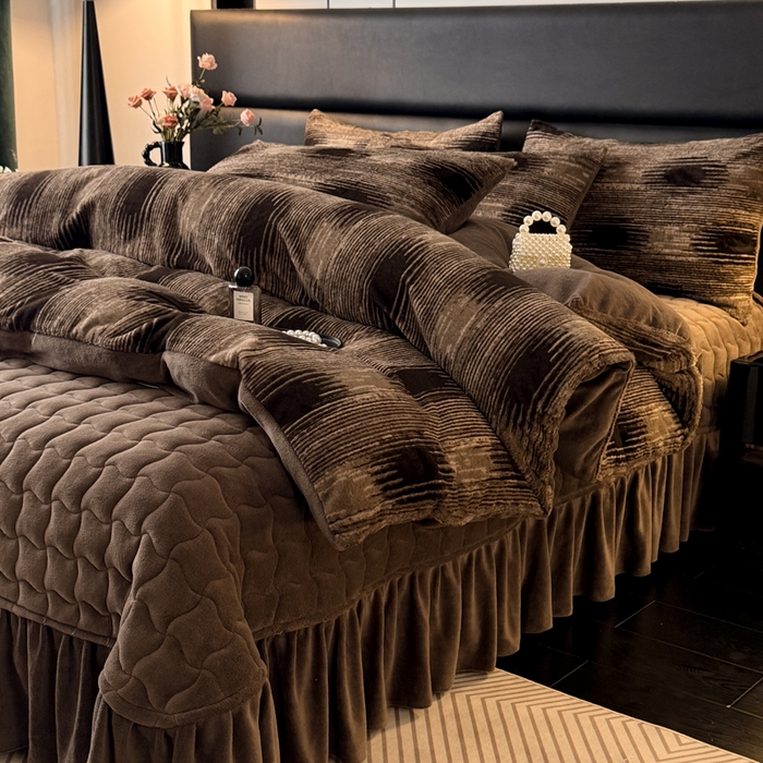 91家纺网 家纺一手货源 找家纺 （总）金盛皇朝家纺 2025新款加厚高克重兔毛牛奶绒美拉德色系床盖单件三件套四件套