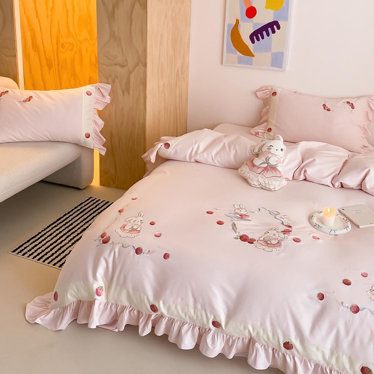 91家纺网 家纺一手货源 找家纺 MIU缪家居 2025新款100支全棉磨毛四件套-草莓多多（控价368） 草莓粉