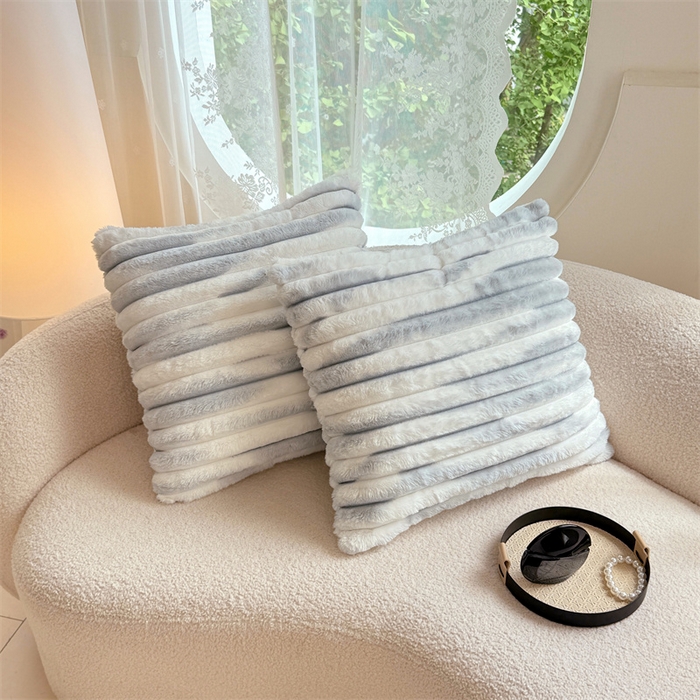 91家纺网 家纺一手货源 找家纺 梦舒羽 2025新款兔毛绒抱枕套法兰绒枕套宿舍枕芯套法莱绒枕头套-抽条 兔毛绒抽条-梦幻浅灰