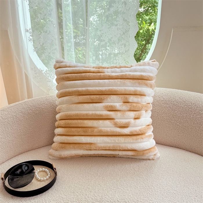 91家纺网 家纺一手货源 找家纺 梦舒羽 2025新款兔毛绒抱枕套法兰绒枕套宿舍枕芯套法莱绒枕头套-抽条 兔毛绒抽条-梦幻奶咖