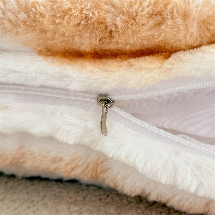 91家纺网 家纺一手货源 找家纺 梦舒羽 2025新款兔毛绒抱枕套法兰绒枕套宿舍枕芯套法莱绒枕头套-抽条 兔毛绒抽条-梦幻奶咖