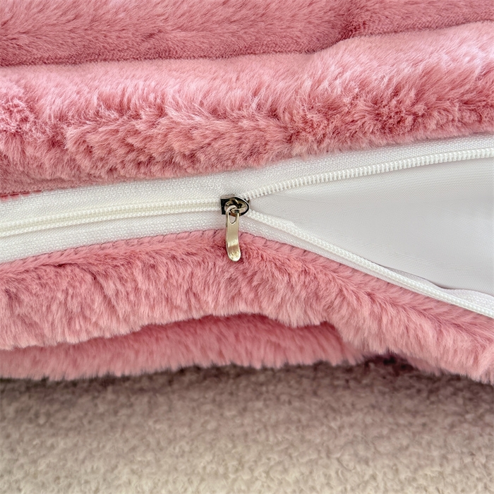 91家纺网 家纺一手货源 找家纺 梦舒羽 2025新款兔毛绒抱枕套法兰绒枕套宿舍枕芯套法莱绒枕头套-抽条 兔毛绒抽条-云梦粉