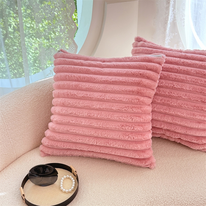 91家纺网 家纺一手货源 找家纺 梦舒羽 2025新款兔毛绒抱枕套法兰绒枕套宿舍枕芯套法莱绒枕头套-抽条 兔毛绒抽条-云梦粉