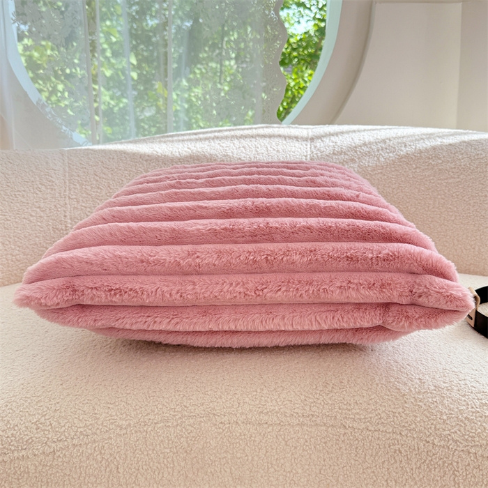91家纺网 家纺一手货源 找家纺 梦舒羽 2025新款兔毛绒抱枕套法兰绒枕套宿舍枕芯套法莱绒枕头套-抽条 兔毛绒抽条-云梦粉