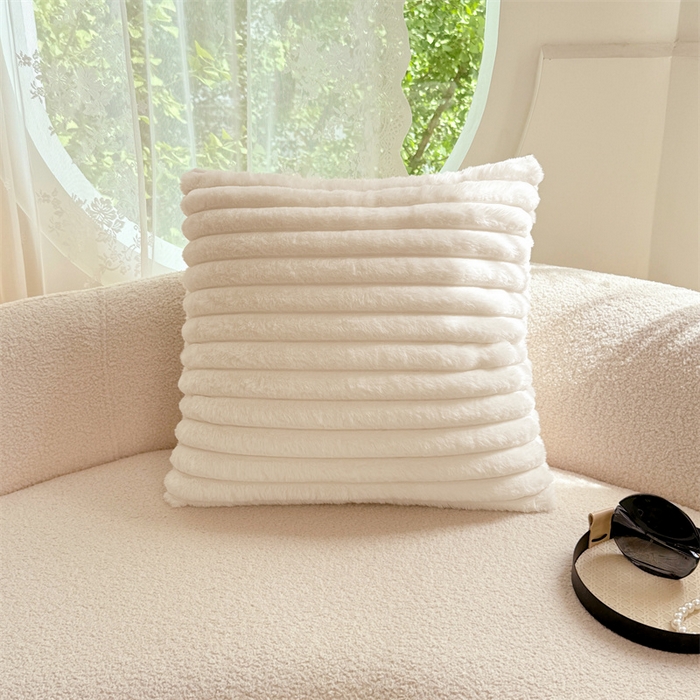 91家纺网 家纺一手货源 找家纺 梦舒羽 2025新款兔毛绒抱枕套法兰绒枕套宿舍枕芯套法莱绒枕头套-抽条 兔毛绒抽条-晨曦白