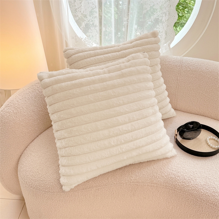 91家纺网 家纺一手货源 找家纺 梦舒羽 2025新款兔毛绒抱枕套法兰绒枕套宿舍枕芯套法莱绒枕头套-抽条 兔毛绒抽条-晨曦白