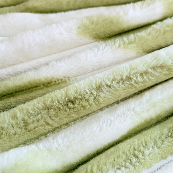 91家纺网 家纺一手货源 找家纺 梦舒羽 2025新款兔毛绒抱枕套法兰绒枕套宿舍枕芯套法莱绒枕头套-抽条 兔毛绒抽条-梦幻果绿