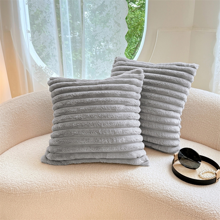 91家纺网 家纺一手货源 找家纺 梦舒羽 2025新款兔毛绒抱枕套法兰绒枕套宿舍枕芯套法莱绒枕头套-抽条 兔毛绒抽条-烟雨灰