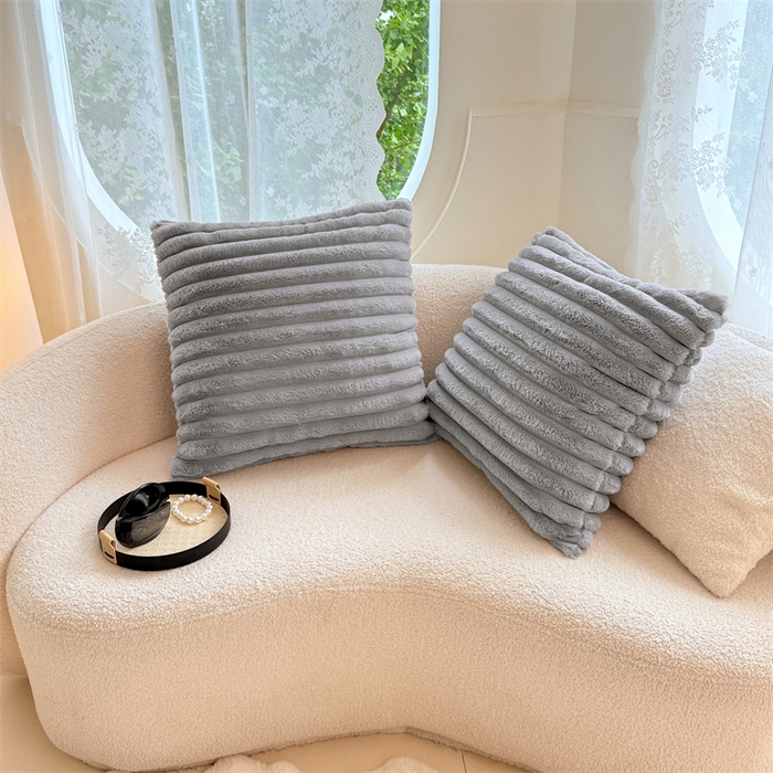 91家纺网 家纺一手货源 找家纺 梦舒羽 2025新款兔毛绒抱枕套法兰绒枕套宿舍枕芯套法莱绒枕头套-抽条 兔毛绒抽条-烟雨灰