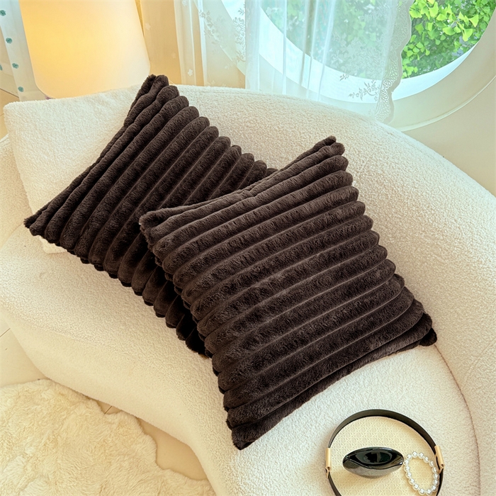 91家纺网 家纺一手货源 找家纺 梦舒羽 2025新款兔毛绒抱枕套法兰绒枕套宿舍枕芯套法莱绒枕头套-抽条 兔毛绒抽条-咖啡色