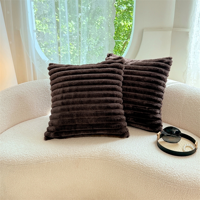 91家纺网 家纺一手货源 找家纺 梦舒羽 2025新款兔毛绒抱枕套法兰绒枕套宿舍枕芯套法莱绒枕头套-抽条 兔毛绒抽条-咖啡色