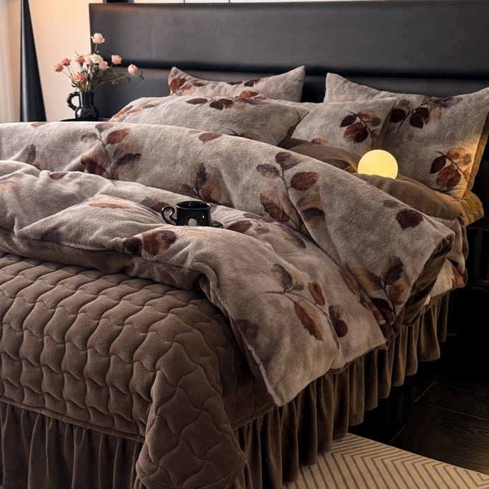 91家纺网 家纺一手货源 找家纺 （总）金盛皇朝家纺 2025新款加厚高克重兔毛牛奶绒美拉德色系床盖单件三件套四件套