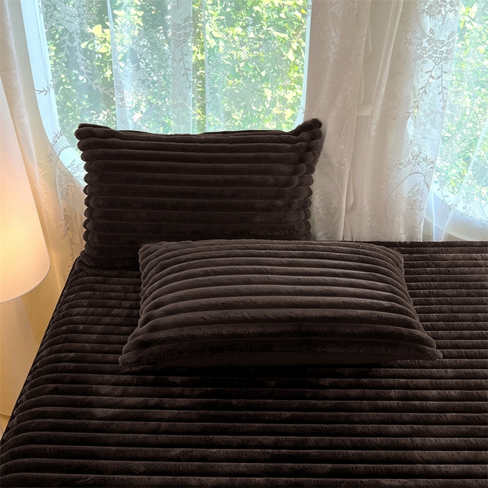 91家纺网 家纺一手货源 找家纺 梦舒羽 2025新款兔毛绒枕套宿舍枕芯套单人48x74cm法兰绒法莱绒枕头套-抽条 兔毛绒抽条-咖啡色