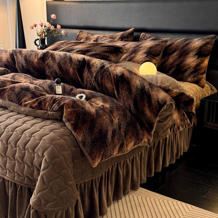 91家纺网 家纺一手货源 找家纺 （总）金盛皇朝家纺 2025新款加厚高克重兔毛牛奶绒美拉德色系床盖单件三件套四件套