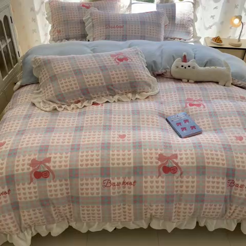 91家纺网 家纺一手货源 找家纺 慕澄家居 2025新款花边款牛奶绒印花四件套 花边款-心心相印