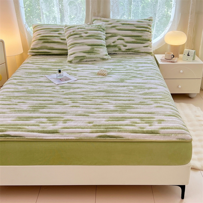 91家纺网 家纺一手货源 找家纺 梦舒羽 2025新款兔毛绒床笠床垫法兰绒保护套牛奶绒席梦思法莱绒床垫套-抽条 兔毛绒抽条-梦幻果绿